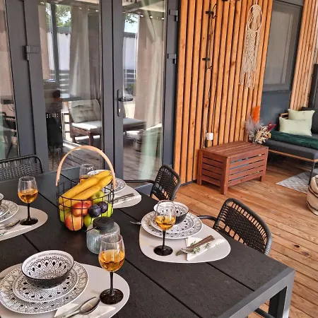 Ella Mobile 度假居 *